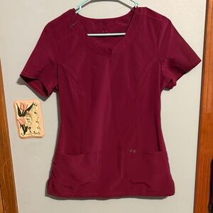 Women’s Short Sleeve Scoop Neck Medical Top in Wine